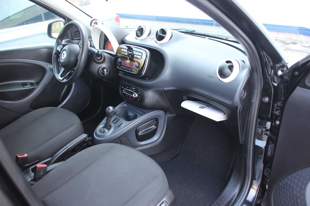 Smart ForFour  EQ LED  нов внос Германия