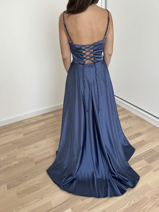 Дълга рокля- сатенена, синя