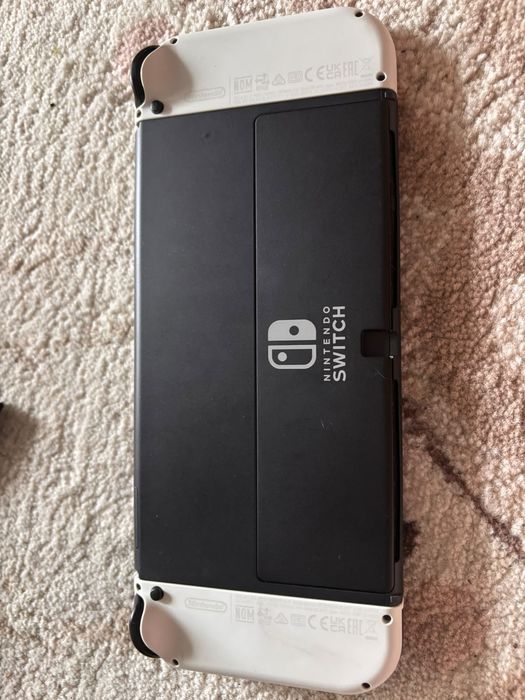 Продам Nintendo switch oled