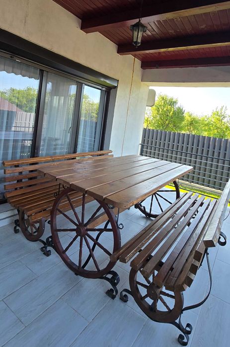 Masă mare de grădină din lemn masiv