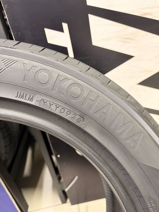 Шины 215/55/R17 Yokohama V552