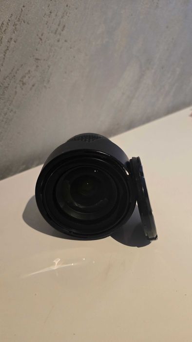 Teleobiectiv Nikon 18-135mm DX – stare excelentă