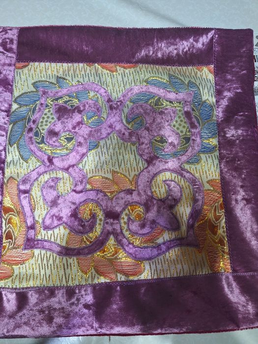 Продаю велюревые подушечкий