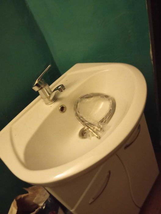 Продам тумбу с раковиной