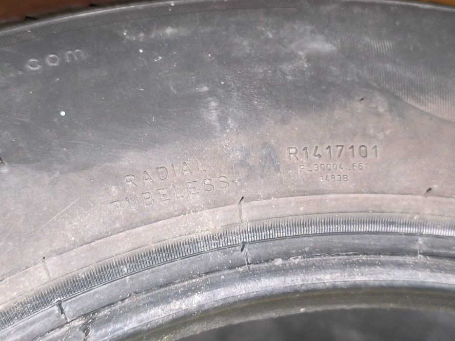 Летни автомобилни гуми- 2 Pirelli, 2 Uniroyal