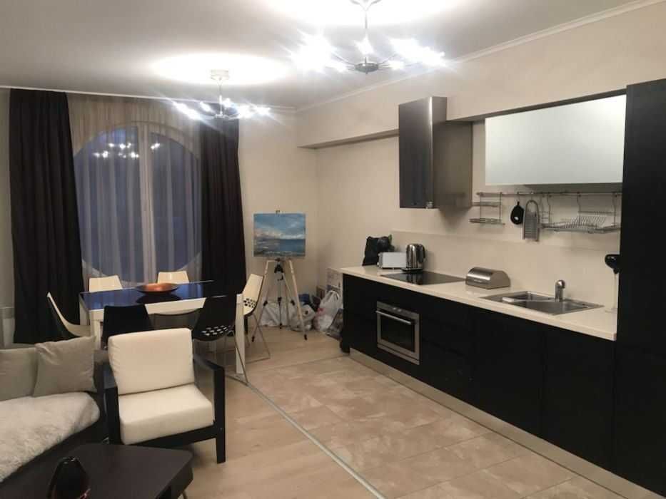 Продава се Тристаен апартамент в София, Център - 91 кв.м за 1141 €/кв.м - Снимка #1