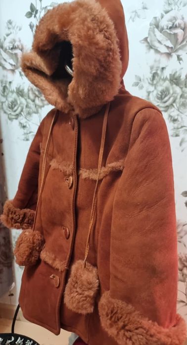 Продам детскую дубленку