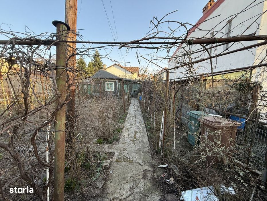 Casa demolabila/renovabila langa Lacul Grivita