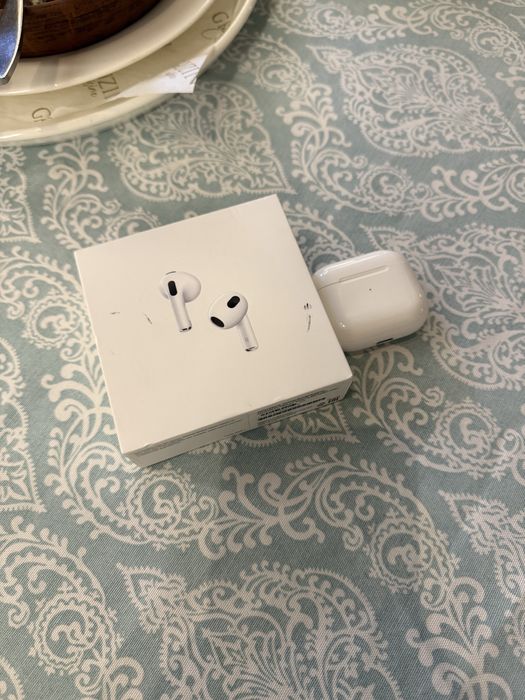Продам Iphone 12 pro max + эйрподс