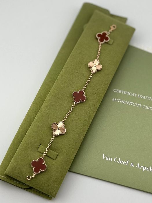 Продам оригинальный  новый браслет Van Cleef