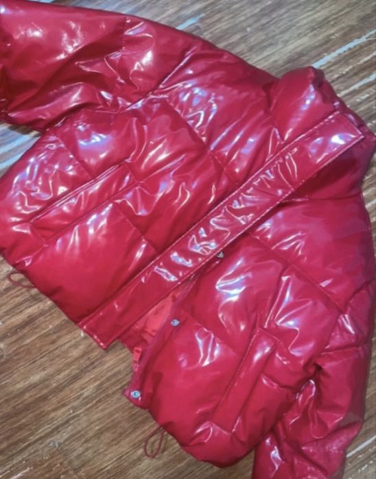 Jacheta roșie Pretty little thing ,marimea 36 , purtata