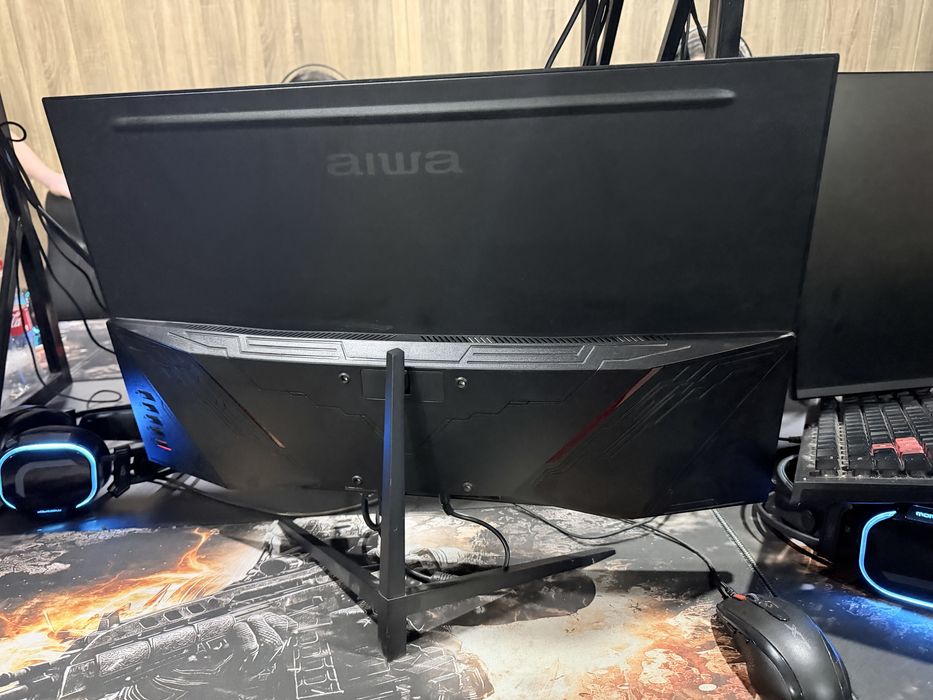 Manitor aiwa curved 27d 165hz sotiladi