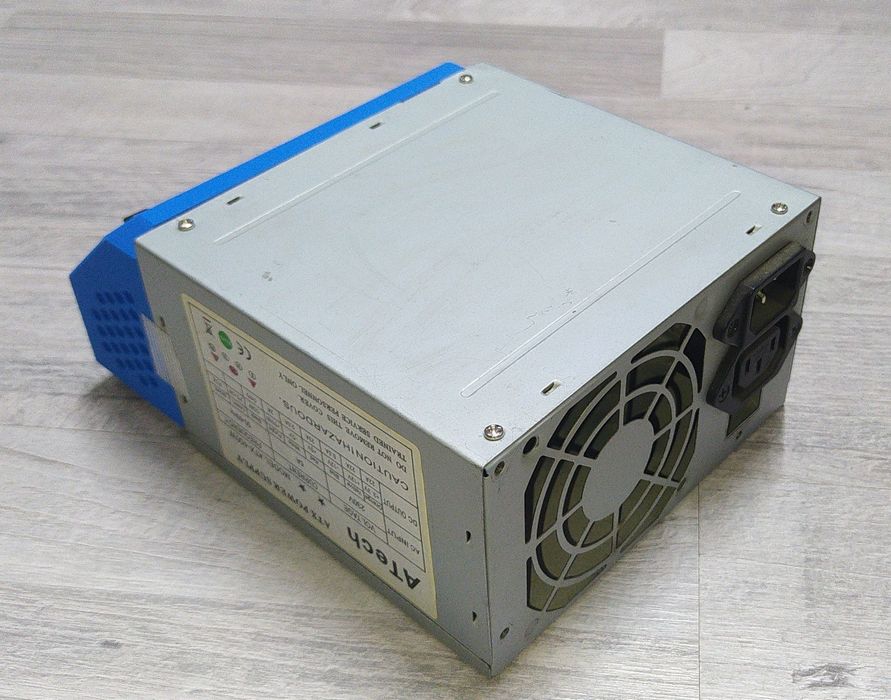 Продается корпус для сборки лабораторного блока питания.