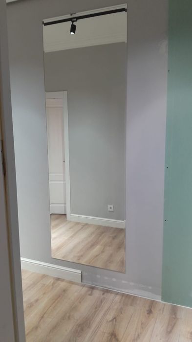 Настенное зеркало