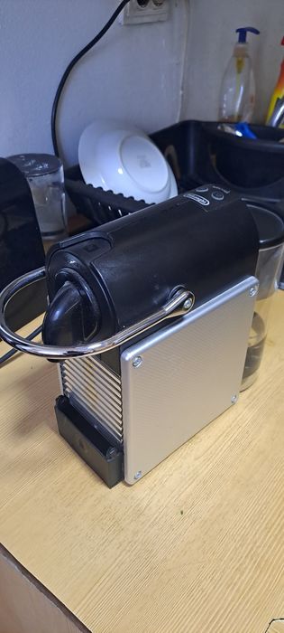 Vand aparat de cafea cu capsule nespresso