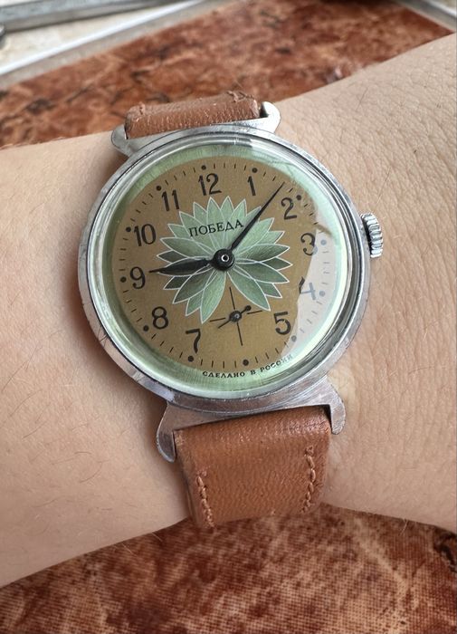 Руски механичен часовник Победа 90 години