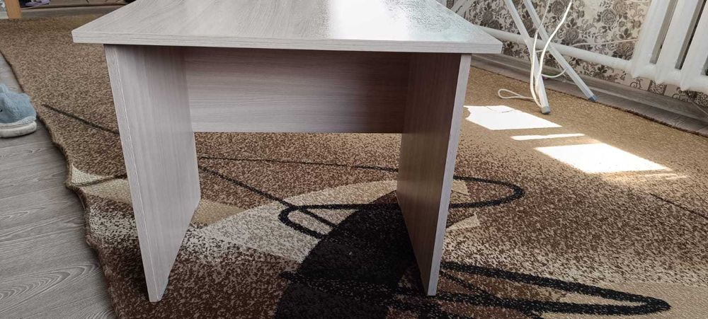 Продам детский стол в хорошем сотоянии