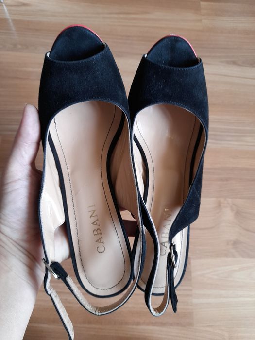 Женские босоножки