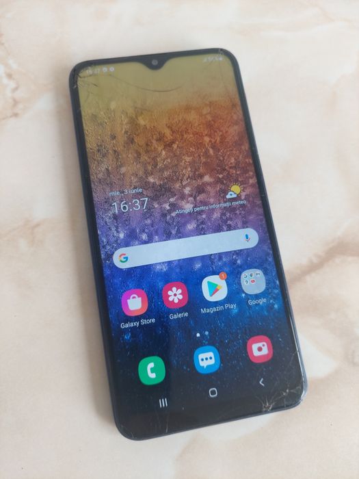 [A10] Vând Samsung Galaxy A10 albastru [spart dar funcțional] //poze reale