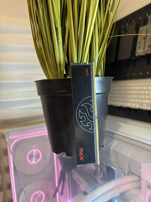 Геймърски компютър Ryzen 5 5600/RX580 8GB/12 Ram/256 ssd/500 hdd/600W