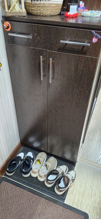 Продается обувница