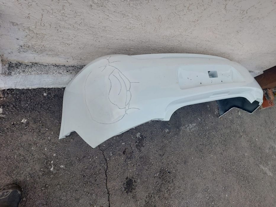 Продам бампер от пежо 301 оригинал