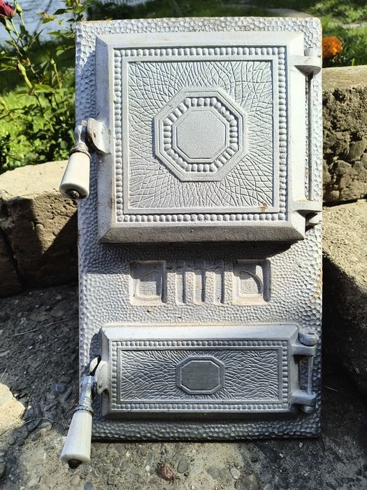 Ușa  de  sobă      ...