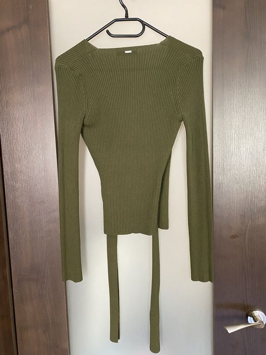 Guess нова оригинална камуфлажно-зелена блуза с панделка от рипс