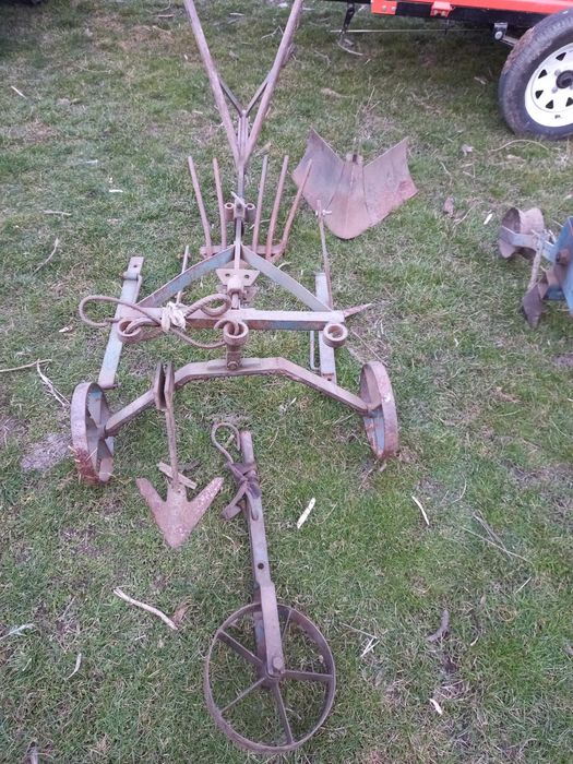 Vând utilaje agricole pentru cal