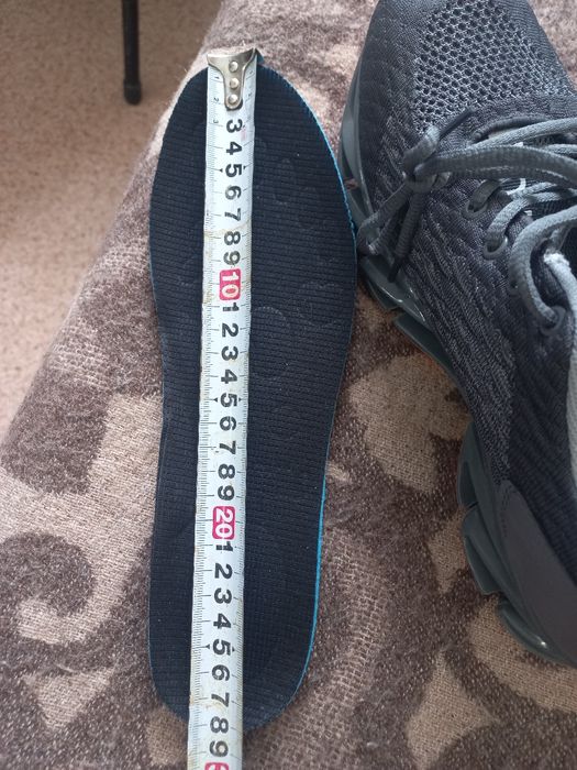 Продам Кроссовки