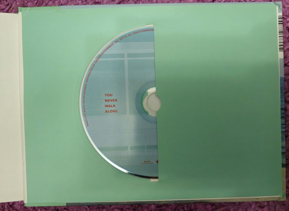 Продам альбом Bts