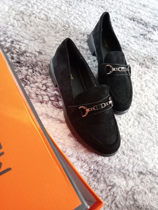 Продаю Лоферы черные