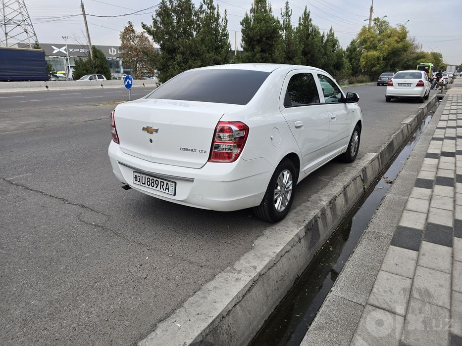 Продаётся автомобиль.