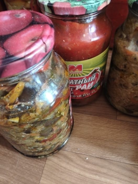 Продам салаты домашние и кобру