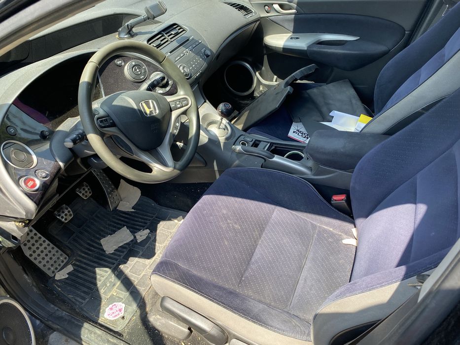 Продава се само на части Honda Civic 2.2 дизел 2007год