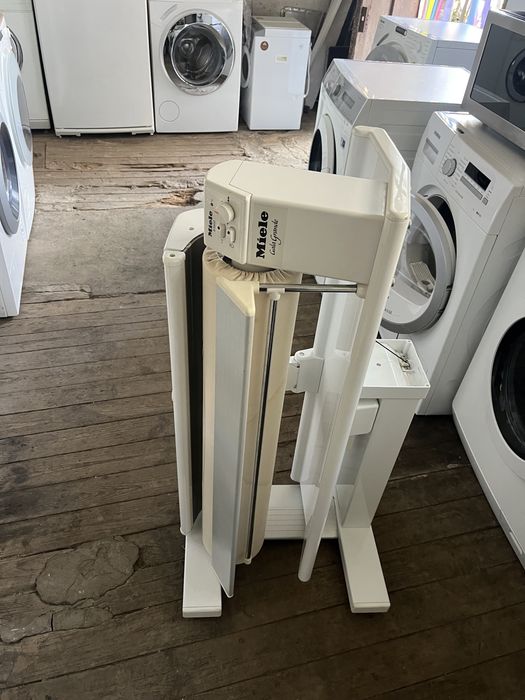 Гладачна машина MIELE B895D