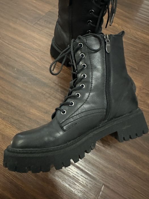 Полуботинки черные,