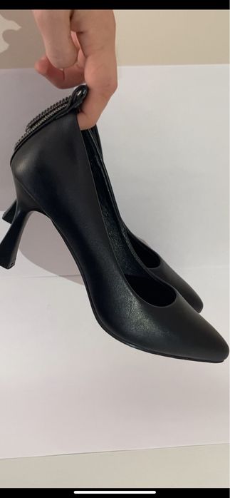 Туфли черный. Высота 7 см.