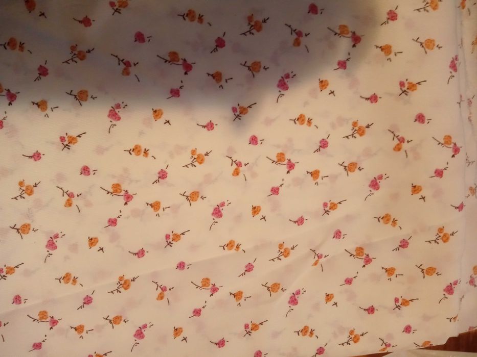 Vand materiale vara noi, impecabile, 10 lei/m , sau 15 lei/m dublu lat