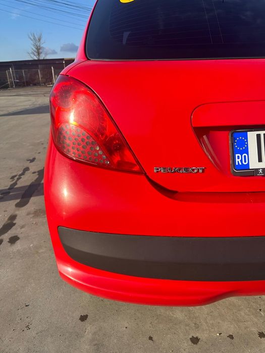 Vând Peugeot 207