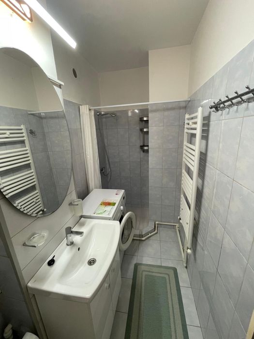 Apartament 1 cameră utilat, I.C.Frimu et. 1 28 mp  lângă școala gimnazială Miron Costin Preț 1500 lei