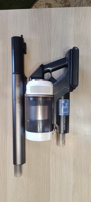 Вертикальный пылесос Samsung Bespoke Jet VS20A95.