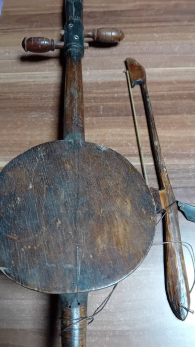 Старинни  музикални  инструменти Кора,Чунари и военна тръба