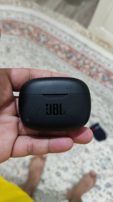 Продам оригинальные наушники JBL