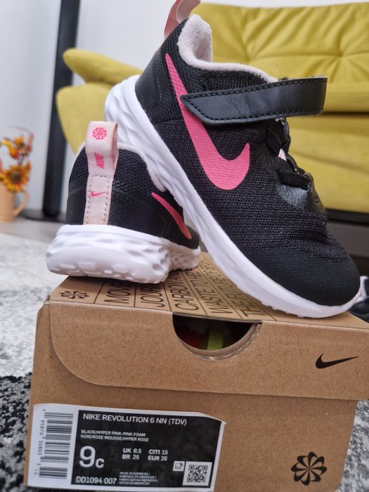 Vând pantofi sport Nike Nr. 26 fete