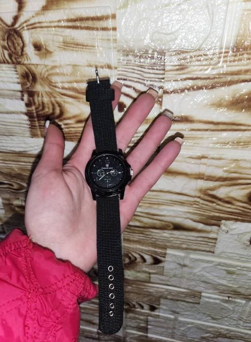 Часовници с верижка от плат