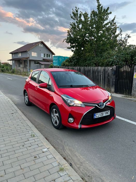 Toyota Yaris Hybrid 2016
