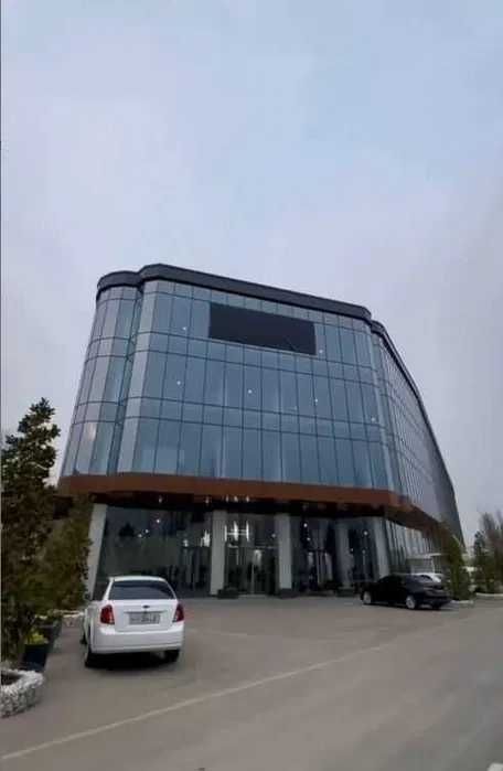 Продаётся  4-х этажное здание с ремонтом 22 500 м2