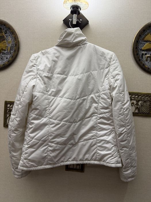 Весенняя куртка М размер 30.000 сум