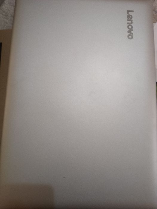 Notebook lenovo.